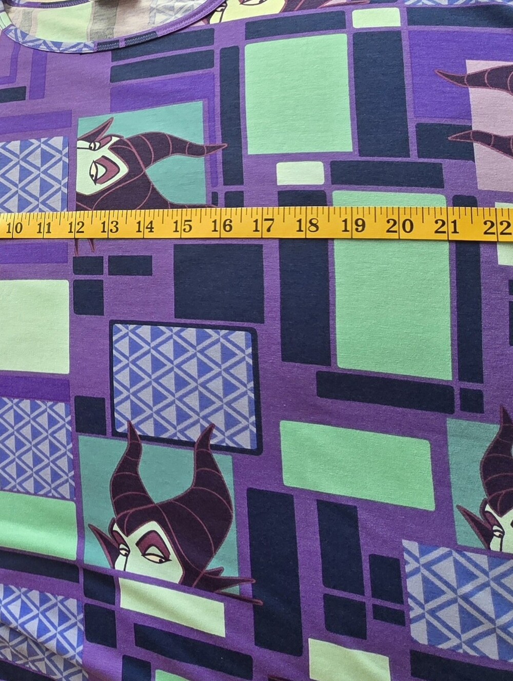 LuLaRoe Disney Maleficent Purple And Green Character Short Sleeve Tunic Top. - Picture 7 of 9